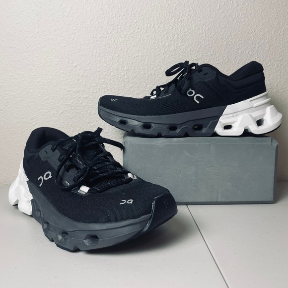 ON Running Cloudflyer 5 Road Running Shoes Womens Size 8.5 Athletic Black White - Picture 1 of 13